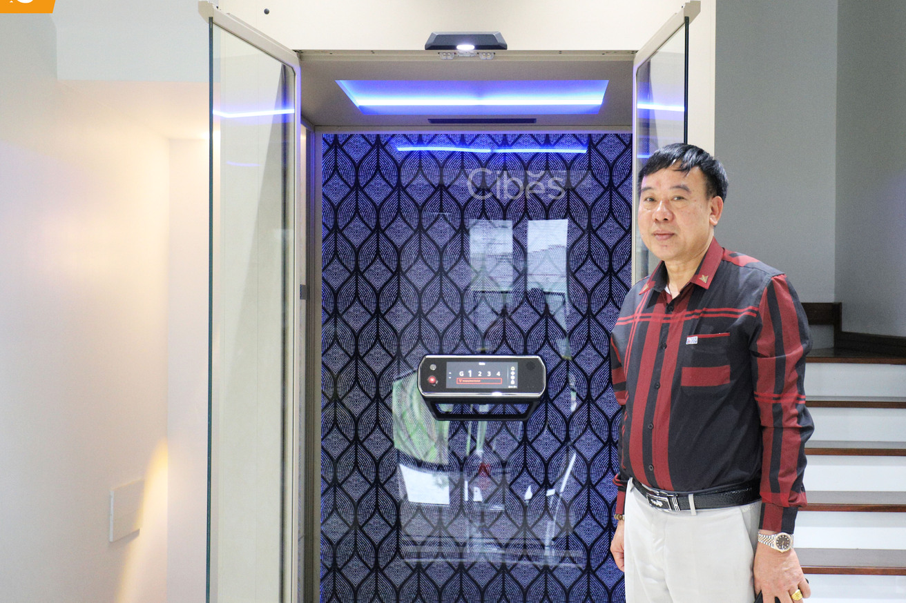 TP Hoa Lư, Ninh Bình - Voyager V90 Galaxy lắp đặt giữa thang bộ4